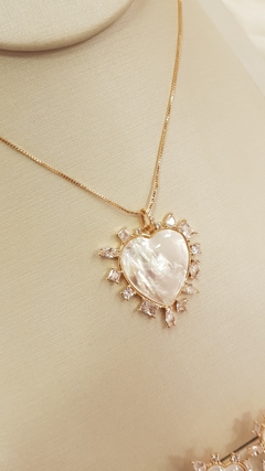 Madrepérola com Zircônias Cristal Colar Atacado R$164,90 Varejo R$247,35 - Brinco Atacado R$125,90 Varejo R$188,85 na internet