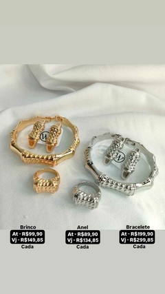Brinco, anel e bracelete