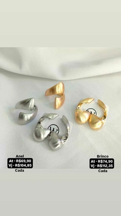 Brinco e anel acetinado