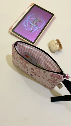 Bolsinha Bora Almoçar Madoka Magica na internet