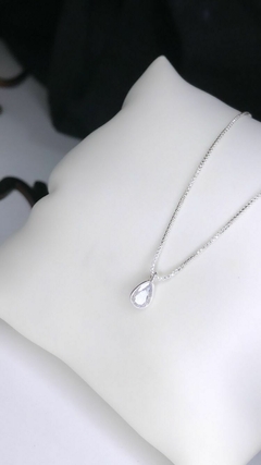 COLAR PONTO DE LUZ GOTA - comprar online