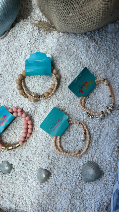 Pulseiras praianas na internet