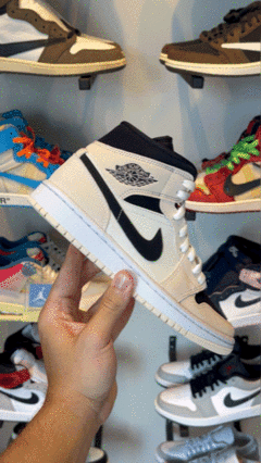 Air Jordan 1 Mid "Guava Ice" (W) - comprar online