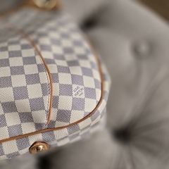 Louis Vuitton Galliera MM na internet