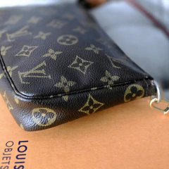 Louis Vuitton Pochette Accessoires - Lestore Brasil