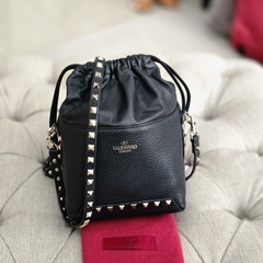 Valentino Rockstud Bucket - comprar online