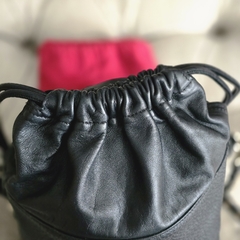 Valentino Rockstud Bucket na internet