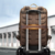Mochila de couro marrom café premium para notebook 16 polegadas. Ideal para carregar em viagens.