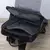 Interior da Mochila Masculina de Couro Preta Retrô com compartimento acolchoado para notebook de até 15.6 polegadas.