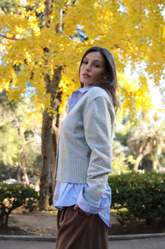 CARDIGAN LYCRA CON HOMBRERAS (W25DB022GR) en internet