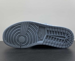 NIKE AIR JORDAN 1 HIGH - JEANS na internet
