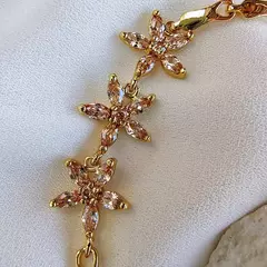 Pulseira Flores na internet