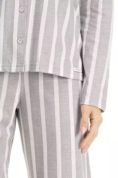 Pijama Listrado Neutro Aberto - Imagine Pijamas e Sonhos