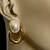 Brinco de pressão dourado com pérola vintage - comprar online