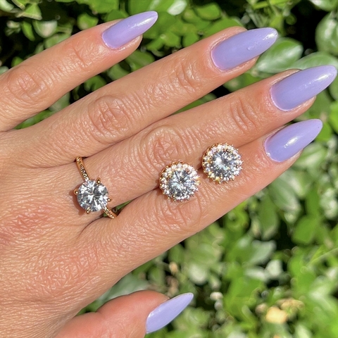 BConjunto de Brincos e Anel com Cristal Solitario Cravejado Banhado a Ouro