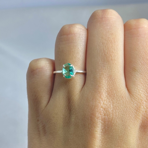 Anel solitário zircônia oval verde