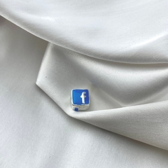 Berloque facebook na internet