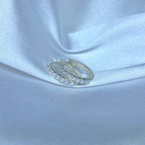 Brinco argola zircônia