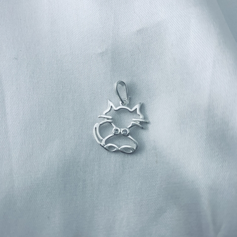 Pingente gato com zircônia na coleira