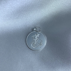 Pingente são jorge com arco gravado