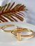 Bracelete T dourado