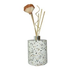 Difusor de Aromas Cilíndrico em Granilite - ConcretAM - Design e funcionalidade