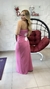 Vestido com flor lateral