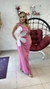 Vestido com flor lateral