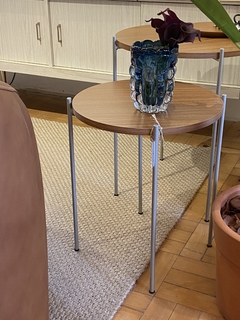 Mesa lateral pés metal P