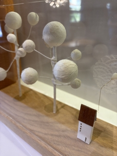 Escultura Ora Bolas Acrílico na internet