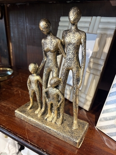 Escultura família 2 filhos - Studio54decora