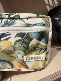 Necessaire tropicália na internet