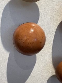 Cabideiro concreto terracota M na internet