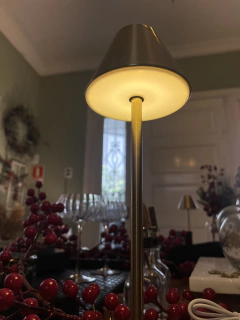 Luminária touch P led dourada na internet