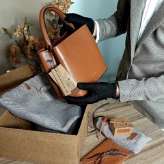 Bolsa Feminina de Couro - CATÂNIA M - 0230 - comprar online