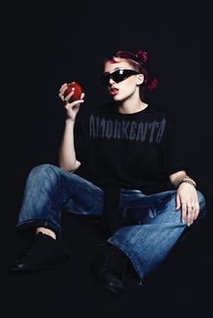 REMERA "ARKHAM" NEGRA - Amorkenta