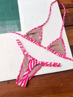 Biquíni fita zebra rosa e branco na internet