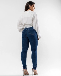 Calça Jeans Mom Cintura Alta com Elastano Escura - Booh Store