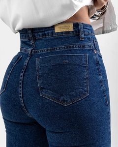 Calça Jeans Mom Cintura Alta com Elastano Escura - loja online