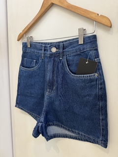 Short jeans escuro