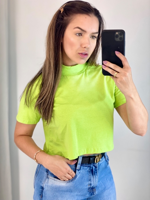 Cropped de gola lima
