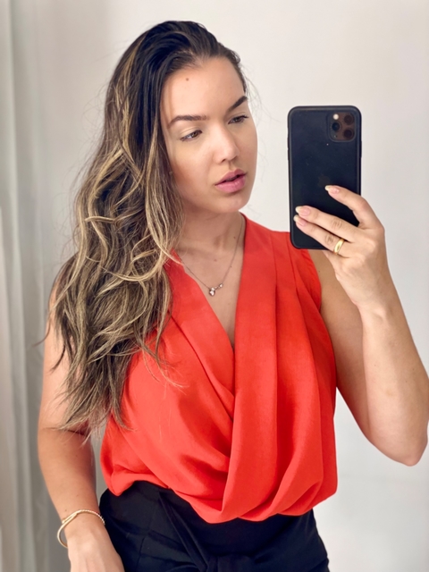 Blusa decotada laranja