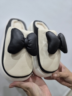 Pantuflas moño