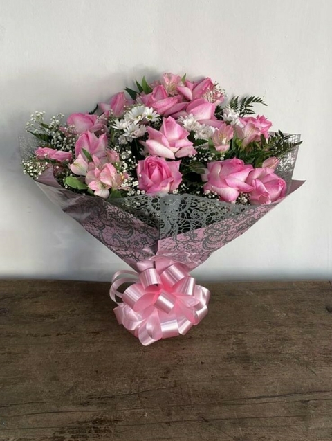 BUQUÊ 10 ROSAS - comprar online