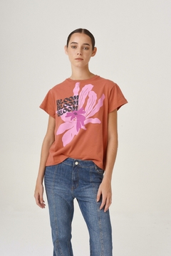 Remera bloom - comprar online