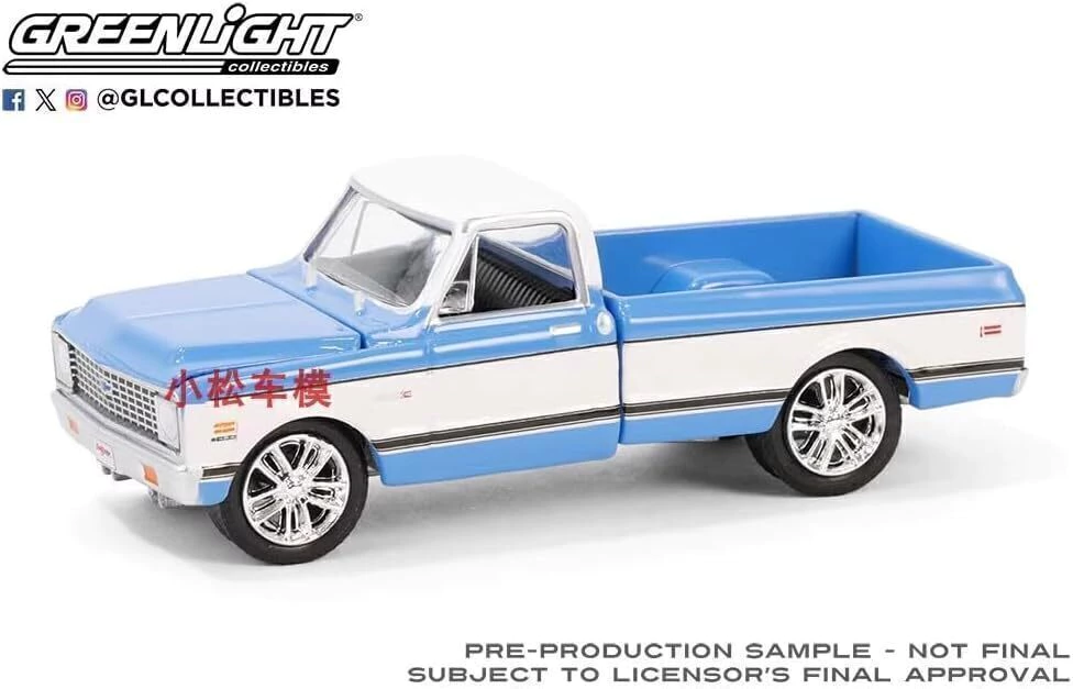 JUGUETE CAMIONETA A ESCALA GREENLIGHT 1:64 BARRET JACKSON CHEYENNE AZUL CIELO C10