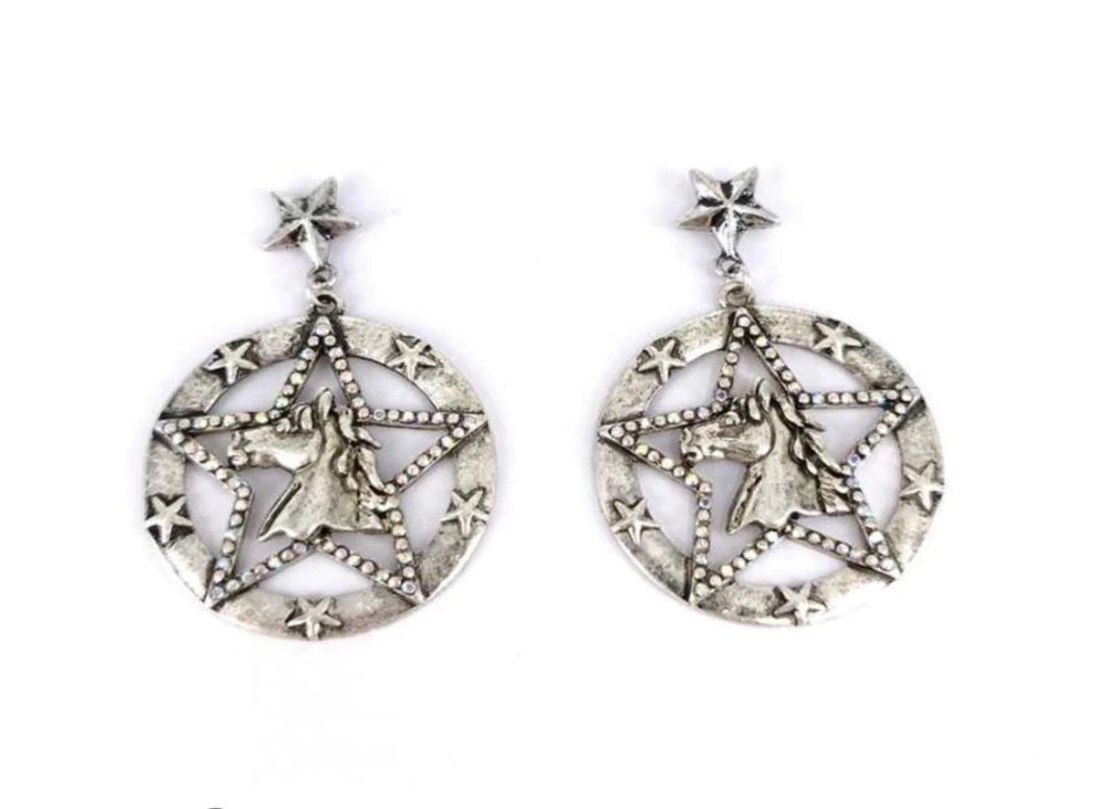 ARETES KBALLO ESTRELLA CON CRISTALES BLANCOS Y CABEZA CABALLO PLATEADO