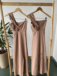 Imagem do VESTIDO NULA MANGA COM FENDA