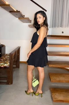 VESTIDO COM BABADOS EM CAMADAS - PRETO - comprar online