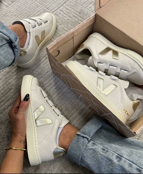 Tênis vert com Velcro - Branco c/ prata